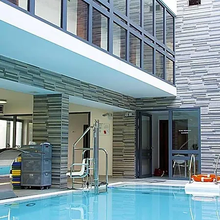 Admiral I Resort